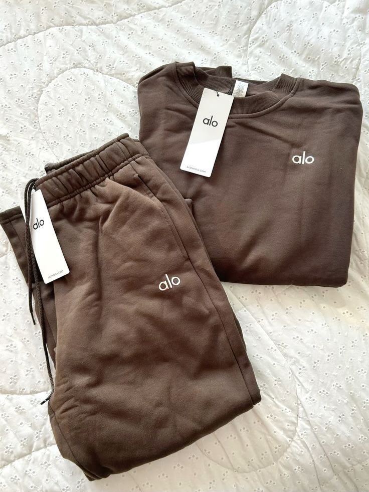 Alo Trendy Sweat Set